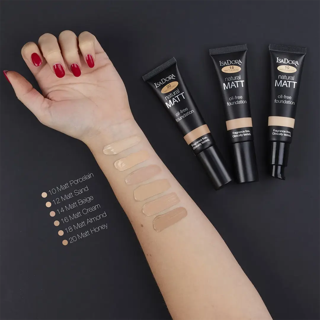 کرم پودر ایزادورا مدل natural MATT پوست چرب حجم 35 ميل - Image 3